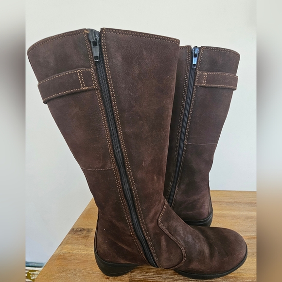 ECCO Womens Rise GTX Tall Suede Side Zip Walking Boots in Coffee - Picture 8 of 11